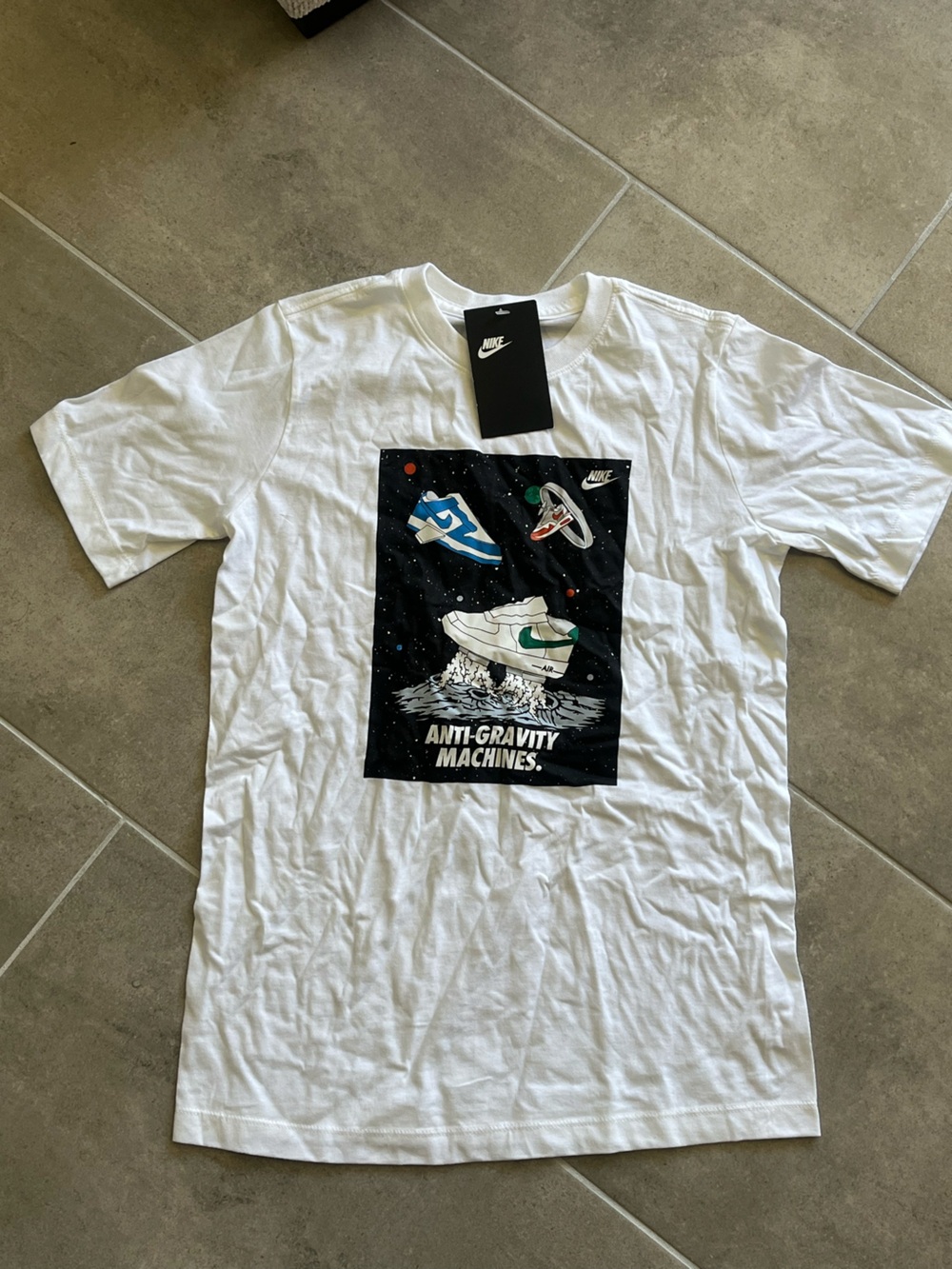Brand new Kids Nike 'Anti-Gravity Machines' Graphic Tee - White
